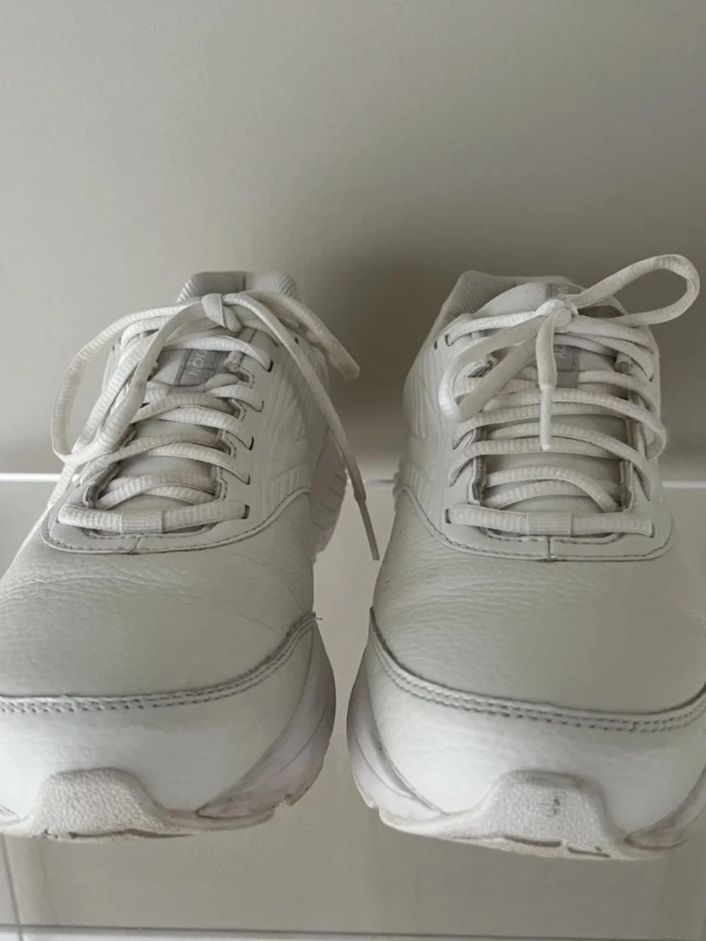 Brooks Addiction Walker 2 Women's Size 10 White Leather Shoes